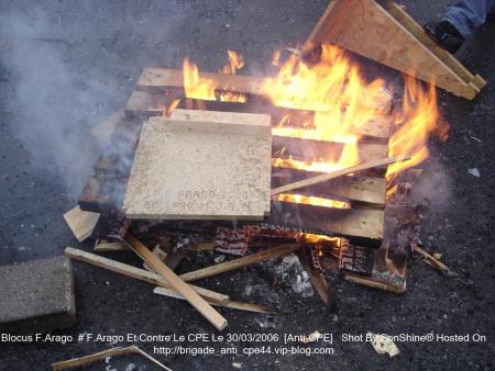 Blocus F.Arago  # F.Arago Et Contre Le CPE Le 30 03 2006